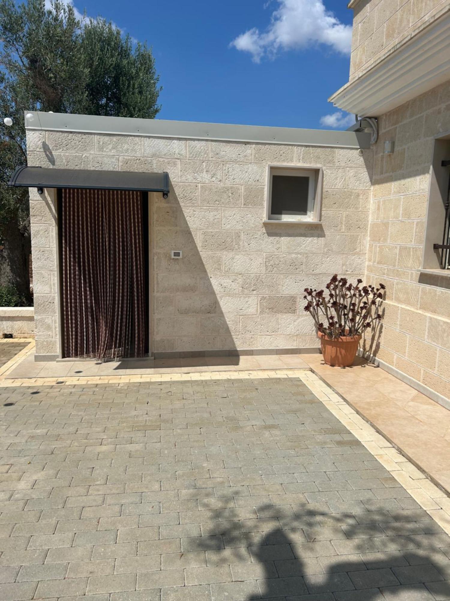 Villa Lara - Mit Separatem Extra Zimmer Mit Wc Und Dusche San Vito dei Normanni Eksteriør bilde