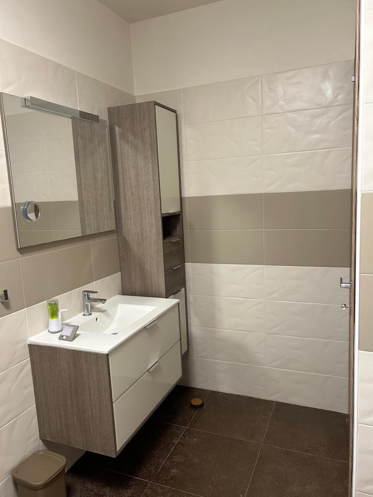 Villa Lara - Mit Separatem Extra Zimmer Mit Wc Und Dusche San Vito dei Normanni Eksteriør bilde